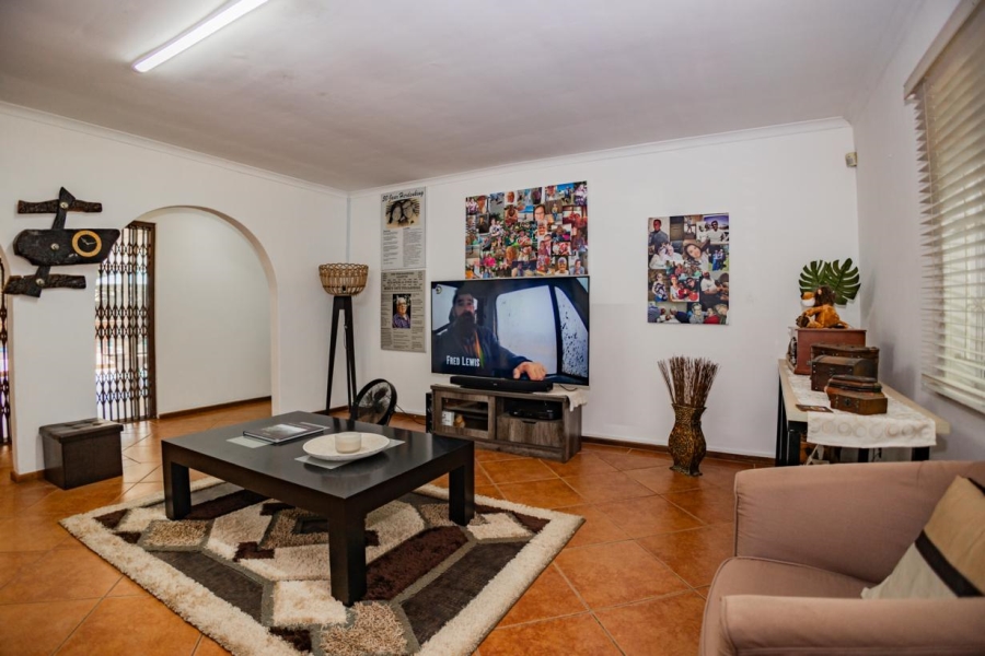 8 Bedroom Property for Sale in Joostenbergvlakte Western Cape